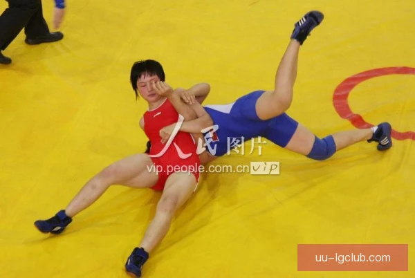 女子摔跤强化乳酸耐受：后半程发力逆转夺冠